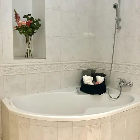 Apartment Spacious 2 Bedroom Baroque Appt At Charles Bridge Prague