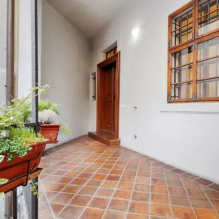 Spacious 2 Bedroom Baroque Appt At Charles Bridge Apartment Prague