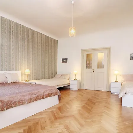 Apartment Spacious 2 Bedroom Baroque Appt At Charles Bridge Prague