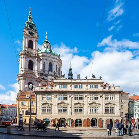 Apartment Spacious 2 Bedroom Baroque Appt At Charles Bridge
